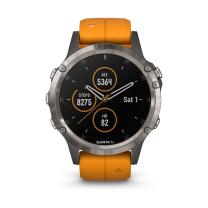 Garmin Fenix 5 Plus Saphir titanfarbenes Gehäuse orangenes Armband